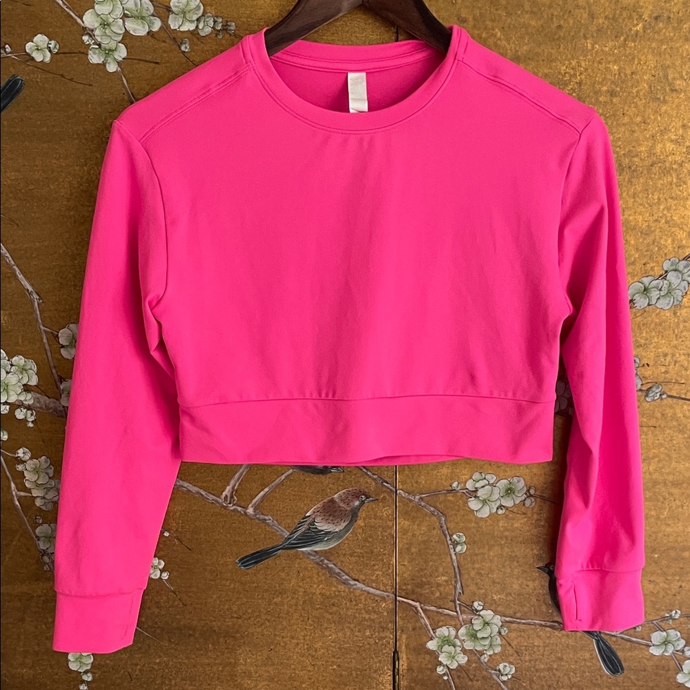 Zella cropped, long sleeved top with thumb holes / hot pink- size M
